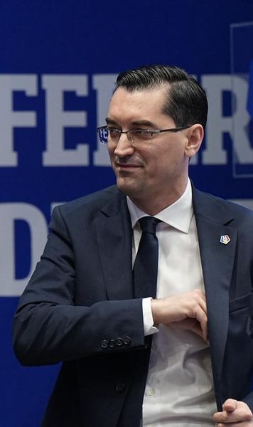 Derapajele lui Răzvan Burleanu   Colecția de   jigniri și insulte    ale președintelui FRF din Adunările Generale: „Pentru mine sunteți un maimuțoi”