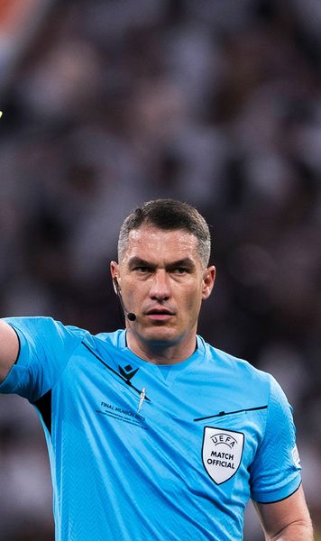 Meci greu pentru Kovacs    FOTO.  Arbitrul român a acordat   9 „galbene” și două penalty-uri  în AS Roma - Bologna » Moment tensionat cu antrenorul oaspeților