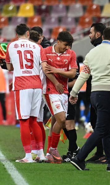 „Dinamo a fost «prafao»!”  Fostul atacant al „câinilor”   l-a sfâșiat  pe unul dintre fotbaliștii lui Kopic: „Ca ăsta joc și eu!”