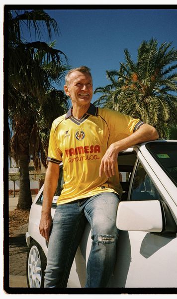 Craioveanu, model pentru Villarreal    FOTO+VIDEO:  Fostul mare internațional   a prezentat echipamentul retro  al „Submarinului Galben”, pentru etapa #31