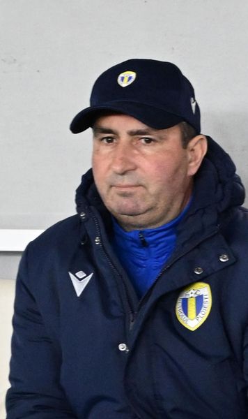 Taxați de fani și de „secund”     FOTO.  Jucătorii Petrolului, băgați în ședință după   eșecul cu Metaloglobus  » Grozav: „O rușine”