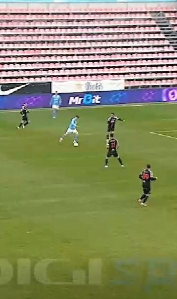 Meci de Liga 2, goluri de UCL     FOTO:  Reușite superbe în   Voluntari - Chindia.  Colegul marcatorului și-a pus mâinile în cap 