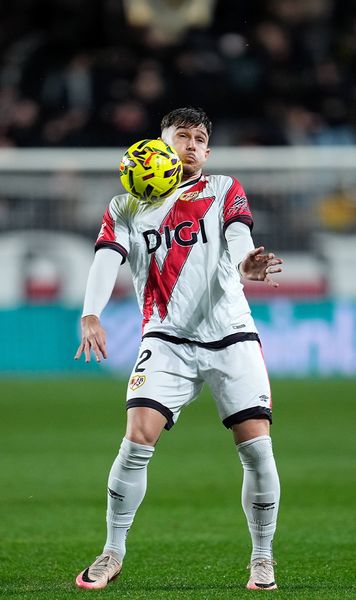 Rațiu a cerut penalty    FOTO:  Ce scrie presa din Spania despre   contactul dintre fundașul român și Fermin Lopez,  în Barcelona - Rayo Vallecano