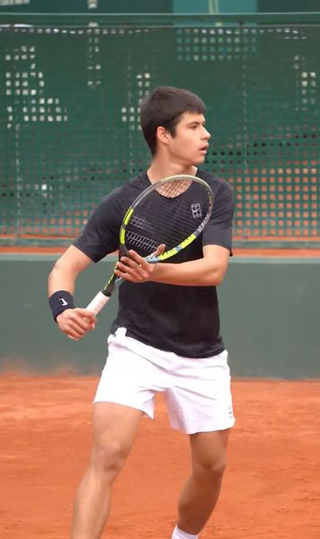 Atenție, încă un Alcaraz!    VIDEO.  Fratele mai mic al lui Carlos a cucerit un trofeu, dar și internetul:   „E incredibil! Nu vezi dublu”