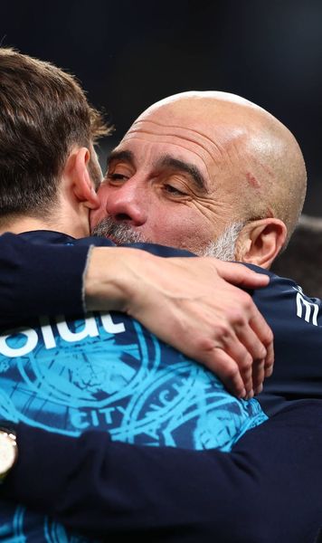 Guardiola a comis-o din nou!    FOTO.  Antrenorul spaniol a fost surprins iarăși cu   zgârieturi pe cap,  după triumful cu Arsenal!