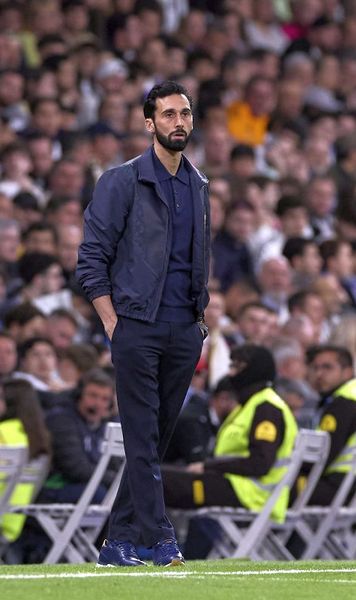 Mai tare decât a lui Șumudică!    FOTO:  Alvaro Arbeloa a făcut senzație la Real Madrid - Atletico. Geaca   pe care a purtat-o costă 3.900 de euro!