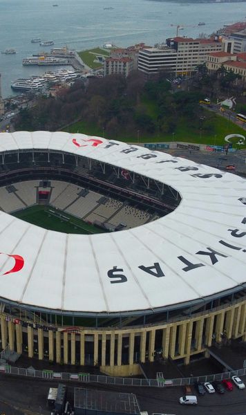 Aici jucăm cu Turcia la ea acasă    FOTO+VIDEO.  GOLAZO.ro îți prezintă arena Beșiktaș văzută din dronă.   Cum arată gazonul la Istanbul!