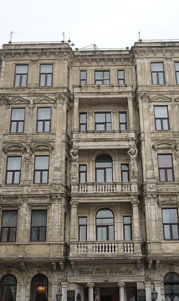 Tot aici după 103 ani    FOTO+VIDEO.   GOLAZO.ro a descoperit   hotelul în care a stat România în 1923  la primul meci cu Turcia. E neschimbat!