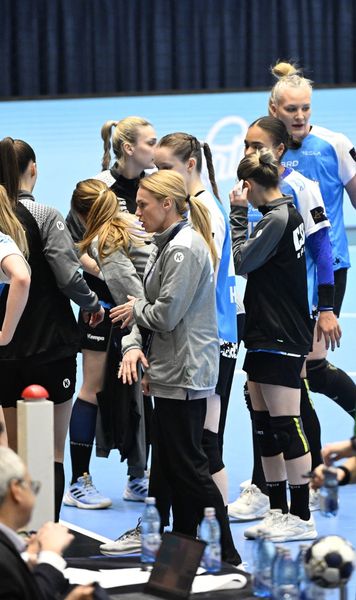 Continuă prăbușirea  După ce a pierdut primul loc în Liga Florilor,   CSM București  a fost eliminată fără drept de apel din Cupa României!