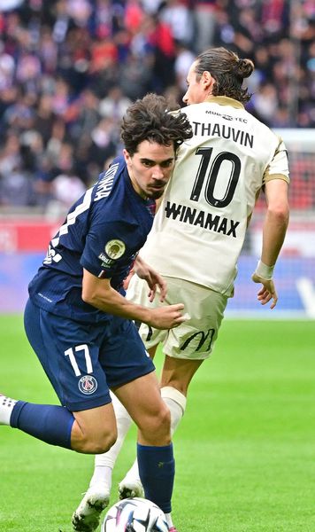 Decizie controversată în Franța   Meciul care ar putea fi decisiv în   lupta pentru titlu,  amânat » Hotărârea a fost contestată