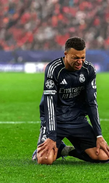 „Real Madrid l-a pus să mintă!”   Kylian Mbappe, criticat după ce a negat dezvăluirile despre gafa doctorilor:   „E incredibil! Ne iau de proști”