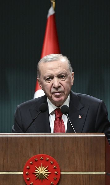 Erdogan, apel după apel  Mesajele transmise de   președintele Turciei  după victoria obținută în fața României