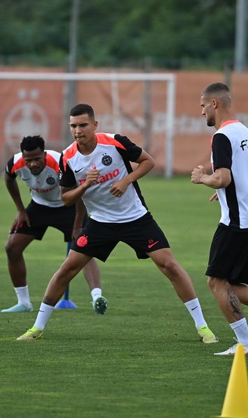 Vești bune pentru Rădoi    VIDEO.  Doi jucători au revenit la   antrenamentele FCSB  înaintea reluării Ligii 1