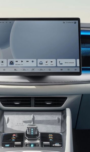 Bolidul care l-a cucerit pe Guardiola    FOTO:  Antrenorul lui Manchester City a cerut sponsorului a doua mașină.   Ce marcă e, cum arată și ce preț are