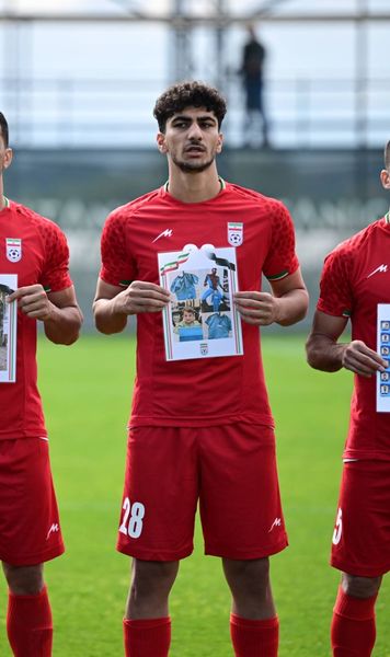 Omagiu emoționant      VIDEO.   Cum au apărut   jucătorii și oficialii Iranului  amicalul cu Costa Rica » Infantino a fost în tribune