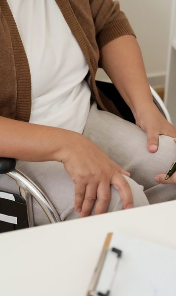 Ce simptome   pot sugera   osteoporoza ? 