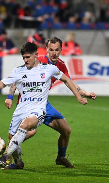 „Mă mir că nu vede nimic”    FOTO.     Două faze controversate  la Botoșani, ambele judecate împotriva campioanei: „99,99% penalty!”