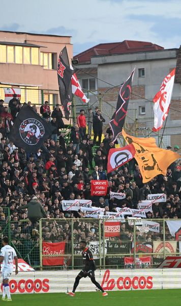 Ce le-au strigat fanii    VIDEO  Dinamoviștii au mers la galerie după meci și au fost întâmpinați cu   o singură cerință