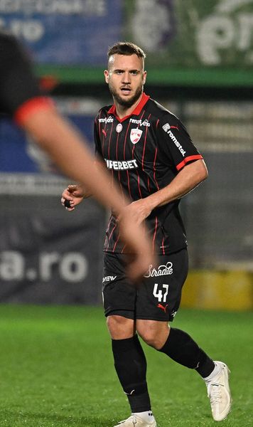 „Liga 1 nu e cum spune lumea”  Prima impresie a lui   George Pușcaș  după debutul la Dinamo: „Strâng din dinți și fac ce pot”