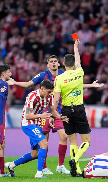 Rațiu, dat exemplu!    FOTO+VIDEO.    Scandal la Atletico - Barcelona.  Ce ar fi trebuit să facă arbitrul la cea mai controversată fază