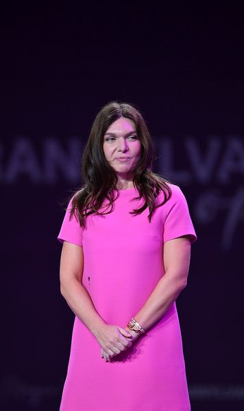 „Uneori spunem stop sportului”    Simona Halep,  alături de Mircea Lucescu în momentele dificile pe care le traversează: „Prioritatea este sănătatea”