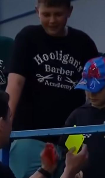 Mladinovici, gest superb    FOTO:  Cum a fost surprins   arbitrul  partidei dintre Farul și Unirea Slobozia la pauză