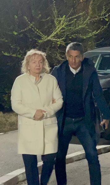 Răzvan a ajuns la București   Lucescu Junior, vizibil   afectat:   „O situație grea”. A mers imediat la spital, împreună cu mama și fiul lui