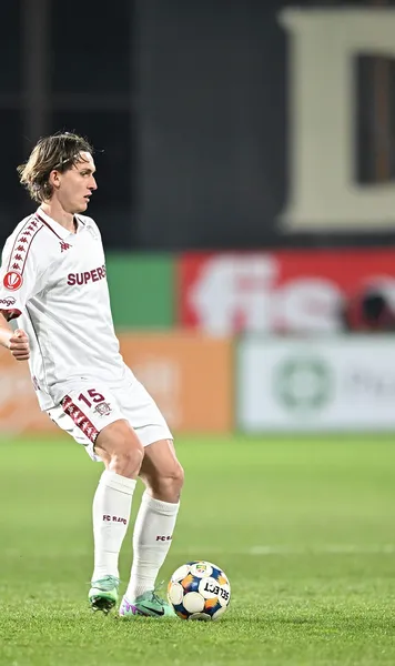 Ce a pățit Vulturar  Noi detalii despre   accidentarea  jucătorului de la Rapid: „Acesta e cel mai optimist scenariu”