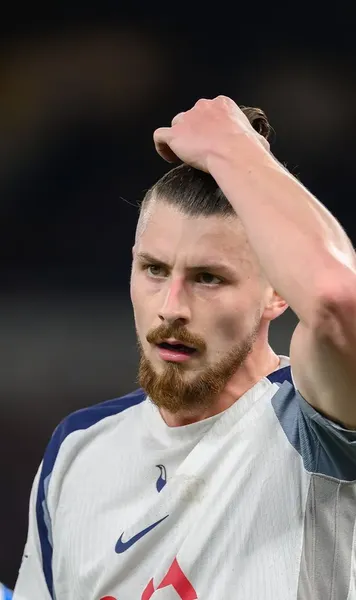 Drăgușin, indus în eroare  Agentul fundașului, despre informațiile apărute în presa italiană:   „M-a sunat Radu și m-a întrebat”