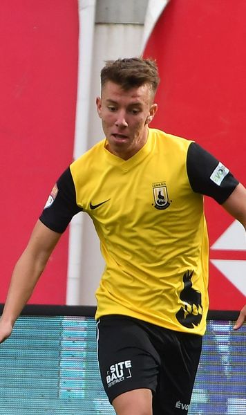 Transfer surpriză la Dinamo  Fiul unui fost fotbalist al „câinilor”   ar putea ajunge în „Ștefan cel Mare”:  „2-3 clase peste tatăl său”