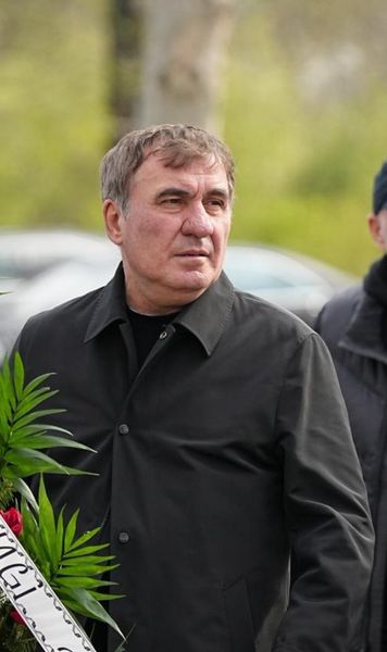 Hagi, ultim omagiu pentru Lucescu    VIDEO.  Discurs emoționant al   „Regelui”:  „De mic a avut încredere în mine, tot ce am făcut e datorită lui”