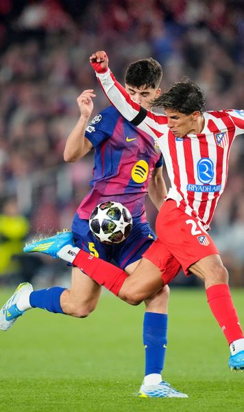 Ce eroare, Kovacs!    Arbitrul a dat „galben” la fault de eliminare  în Barcelona - Atletico. Salvat de VAR!