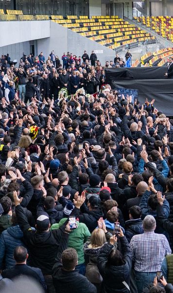 „Te vom iubi mereu”   Galeria lui Dinamo a scandat pentru Mircea Lucescu:   „Mentor și reper  pentru generațiile viitoare”. Răzvan Lucescu, extrem de emoționat