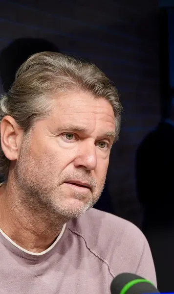 „Nu sunt pregătit, nea Mircea...”  Florin Răducioiu,   mesaj sfâșietor  în ziua înmormântării lui Mircea Lucescu: „Fără dumneata, nu ajungeam aici”