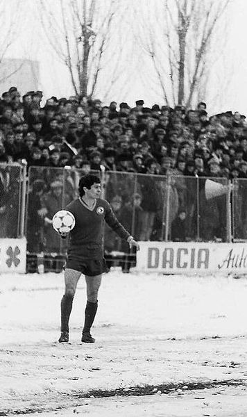 Omagiu de la Hunedoara  Corvinul, mesaj emoționant în ziua în care   Mircea Lucescu  a fost înmormântat: „Amprenta lui creştea proporţional cu zâmbetele”