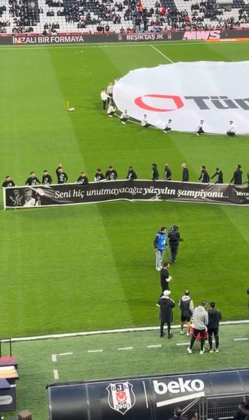 „Campionul secolului”    VIDEO+FOTO:    Beșiktaș  l-a omagiat superb pe Mircea Lucescu, la meciul cu Antalyaspor