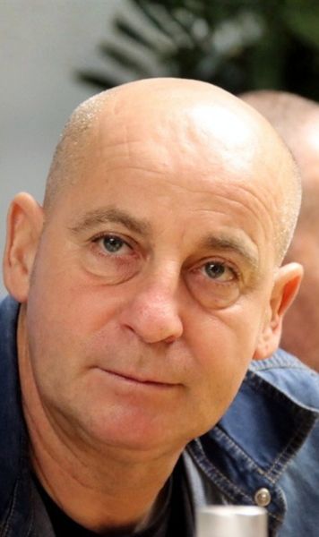 Probleme de sănătate pentru Costel Ilie  Fostul fotbalist de la   Ceahlăul  a trecut printr-o operație la plămâni: „Are nevoie de multă liniște”