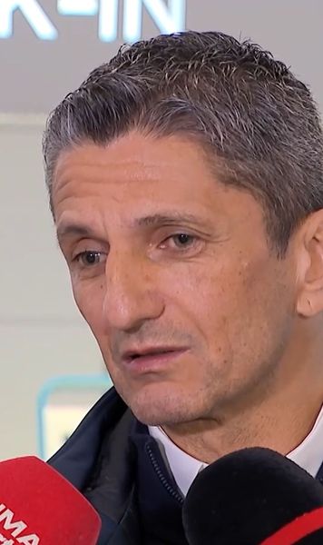 Răzvan Lucescu, în lacrimi pe aeroport    VIDEO.  Copleșit din nou de emoții:   „Aș avea un sfat pentru voi,  dacă îmi pot permite asta”