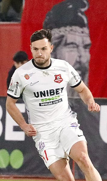 Continuă calvarul lui Politic  Problemele se țin scai de atacantul de la Hermannstadt:   „Este ceva nativ”  » De ce nu va juca împotriva FCSB