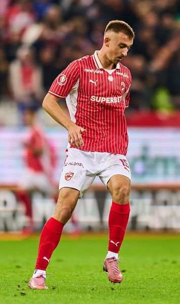 „Ne-am înțeles, dar nu am semnat”  Dinamo vrea   să modifice contractul  unui jucător foarte important + care e situația altor doi titulari