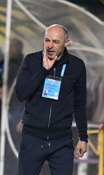 „Nu ne mai prezentăm la joc”   Bogdan Andone,   nemulțumit de jucătorii săi, dar și de arbitraj  după înfrângerea cu CFR: „Nu comentez mai mult”