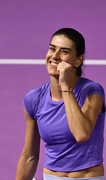 Cîrstea, la o victorie de finală   Sportiva română s-a calificat în semifinale la Rouen după ce a învins-o pe   Anna Bondar