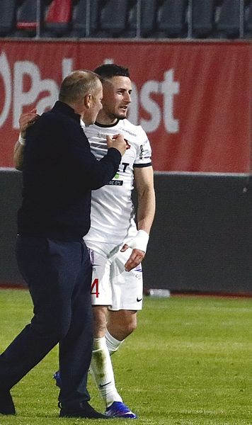 Criză la Hermannstadt   Doi jucători   și-au reziliat contractele  înaintea meciului cu Petrolul! » Dorinel Munteanu: „Ăștia te lasă la greu”