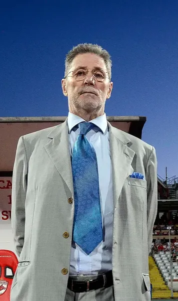 Cornel Dinu se îndoiește de Hagi   Fostul antrenor al lui Dinamo l-a analizat pe „rege”:   „Nu știu dacă are capacitatea”