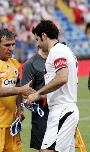 „Nu cred că trebuie să comparăm”  Luis Figo,   mesaj pentru Gheorghe Hagi,   după revenirea pe banca României » Gafă făcută de presa din Spania