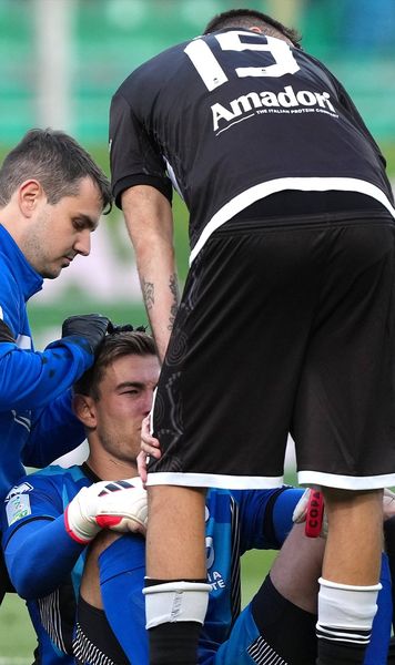 Klinsmann și-a rupt gâtul    Fiul fostului mare fotbalist  a fost scos pe targă de pe teren: „Sezonul meu s-a încheiat”