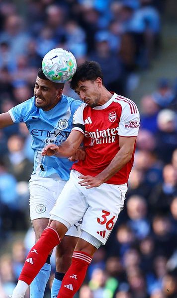 Duel feroce pentru titlu  Manchester City și Arsenal, despărțite doar de   golurile marcate  în sprintul din Premier League