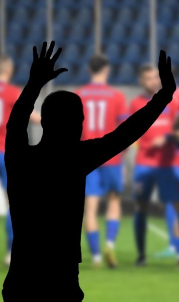 Antrenor surpriză pentru FCSB    Un fost fotbalist la Rapid,  secund al lui Serse Cosmi și campion în Croația a fost propus să-l înlocuiască pe Rădoi