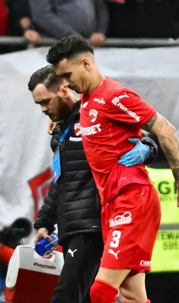 Cad „câinii”!    FOTO.   Dinamo i-a pierdut pe   Mărginean și Opruț  după 30 minute în semifinala Cupei cu Craiova