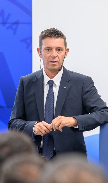 Scandal uriaș în Italia    VIDEO  Meciul lui Chivu, implicat direct în acuzațiile de fraudă!   Imagini incredibile  din camera VAR: „E penalty?” / „Vino la monitor!”